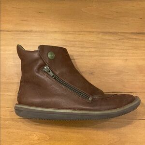 Vintage women’s Brown Leather Camper zip Ankle Boots